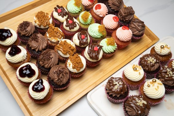 Customized Flavors Mini Cupcakes (25pcs)